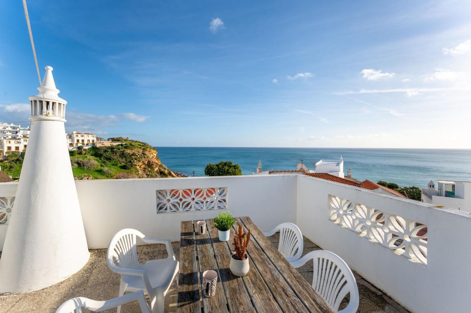 Comfy Flat W/ Rooftop Beach View By Lovelystay Burgau Exterior foto